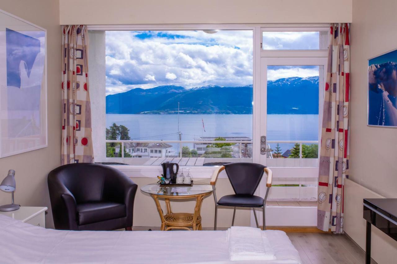 Kringsja Hotel บาเลสตรันด์ ภายนอก รูปภาพ
