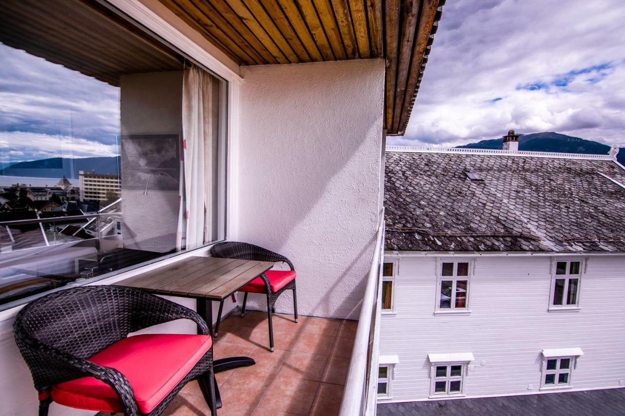Kringsja Hotel บาเลสตรันด์ ภายนอก รูปภาพ